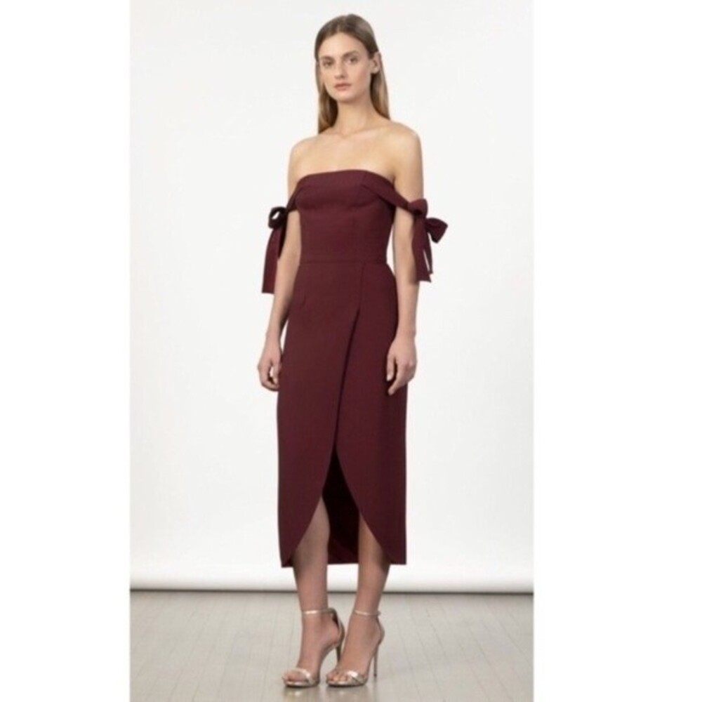 Monique Lhuillier Bridesmaid Lex Dress in Garnet 8 NWOT